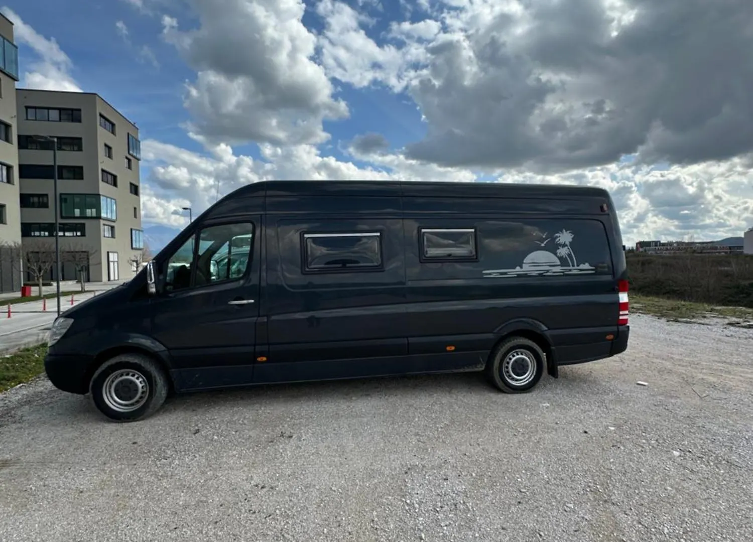 Rent Van Luxury Sprinter Polisi i Vogel